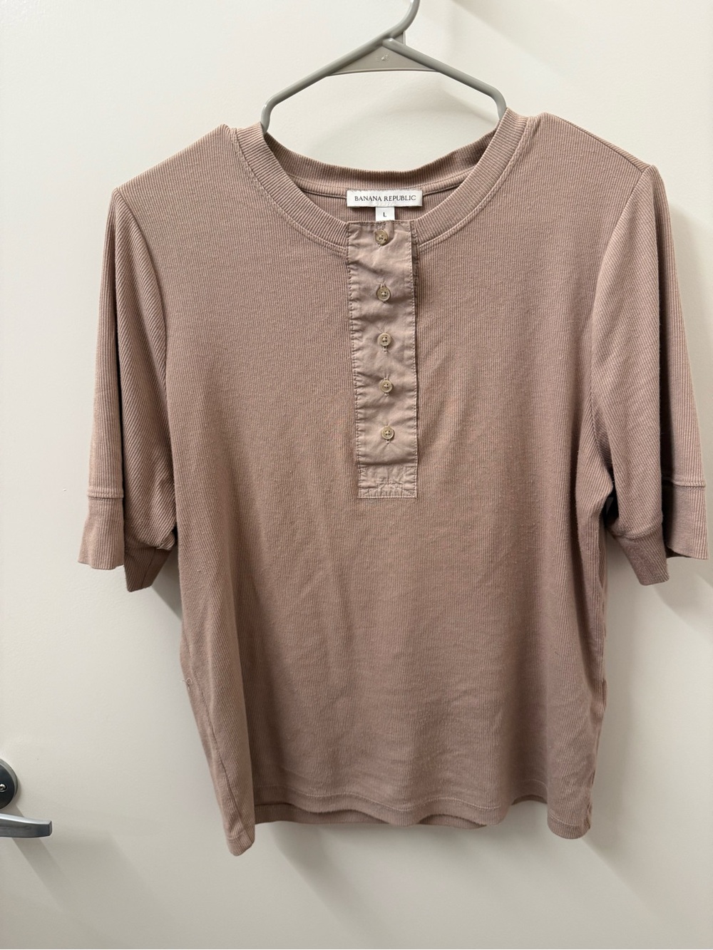 Banana Republic Short-Sleeve Henley Top in Mauve Taupe